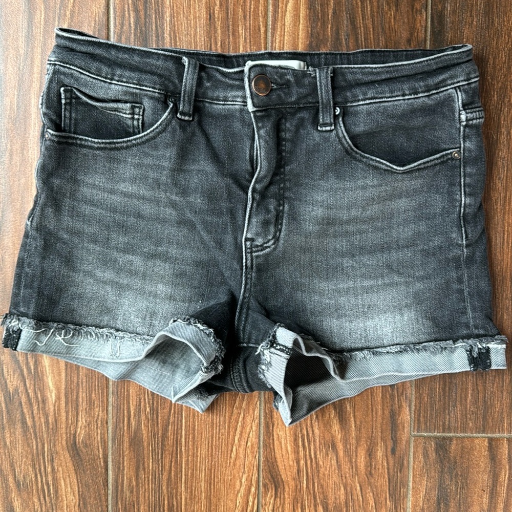 Buckle shorts